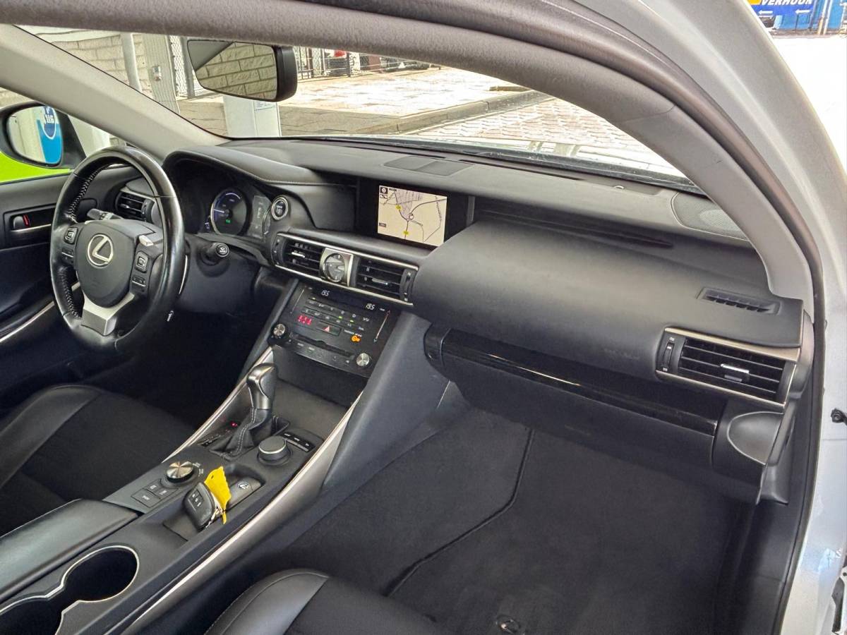 Lexus IS Lexus IS 300h Hybrid Business Line | Navi | Clima | NAP | Orig. NL |