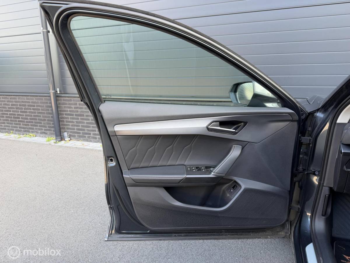 CUPRA Formentor CUPRA Formentor 1.4 TSI e-Hybrid Essential CARPLAY*HAAK*PDC*TOPSTAAT1