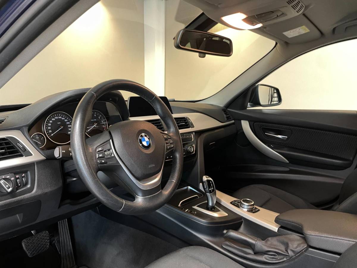 BMW 3 Serie BMW 3-serie Touring 318i Executive *Automaat* 2de Eigenaar|Dealer OH|Trekhaak|Cruise|Navi|PDC|18”Velgen|NAP