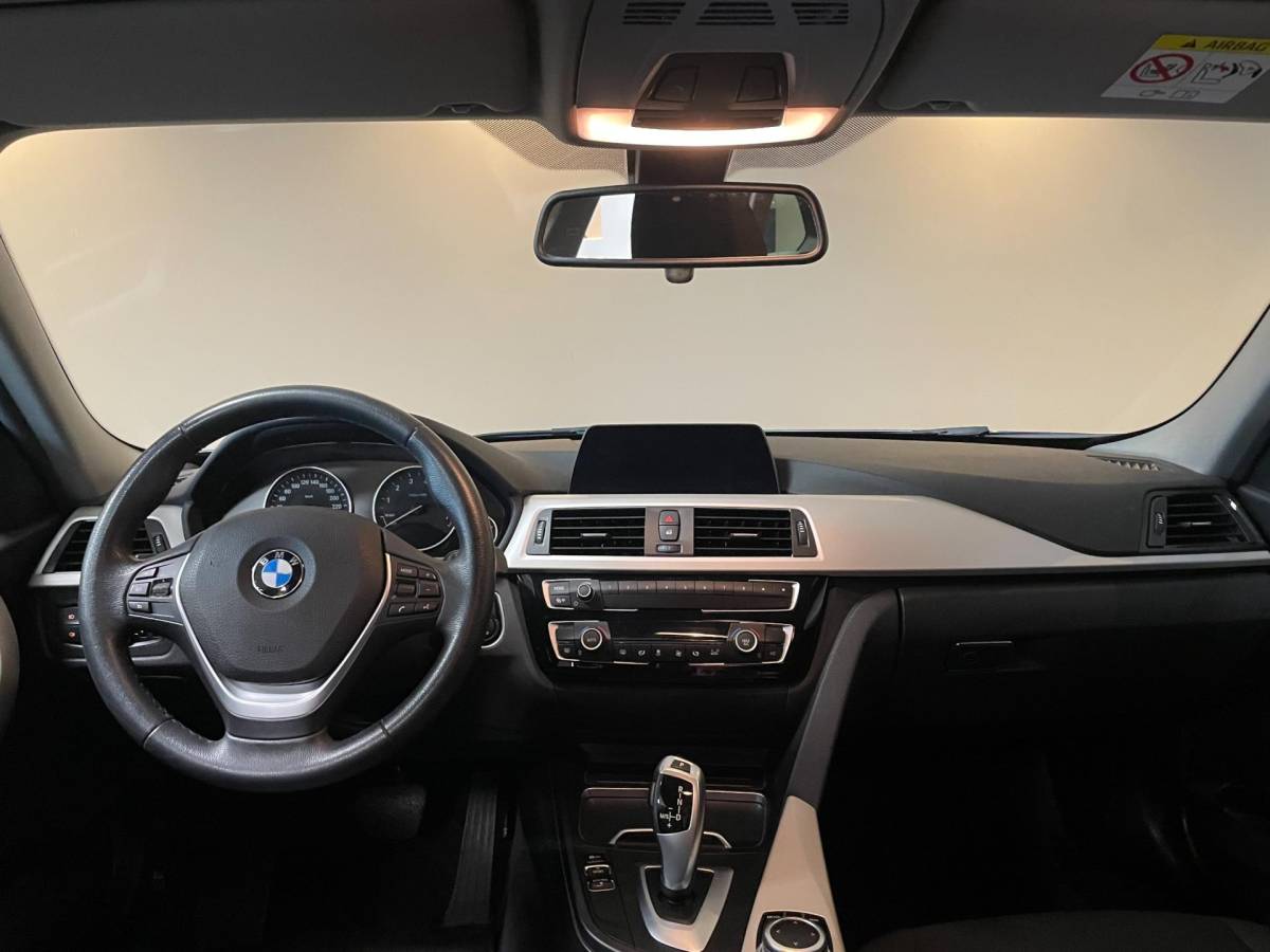 BMW 3 Serie BMW 3-serie Touring 318i Executive *Automaat* 2de Eigenaar|Dealer OH|Trekhaak|Cruise|Navi|PDC|18”Velgen|NAP