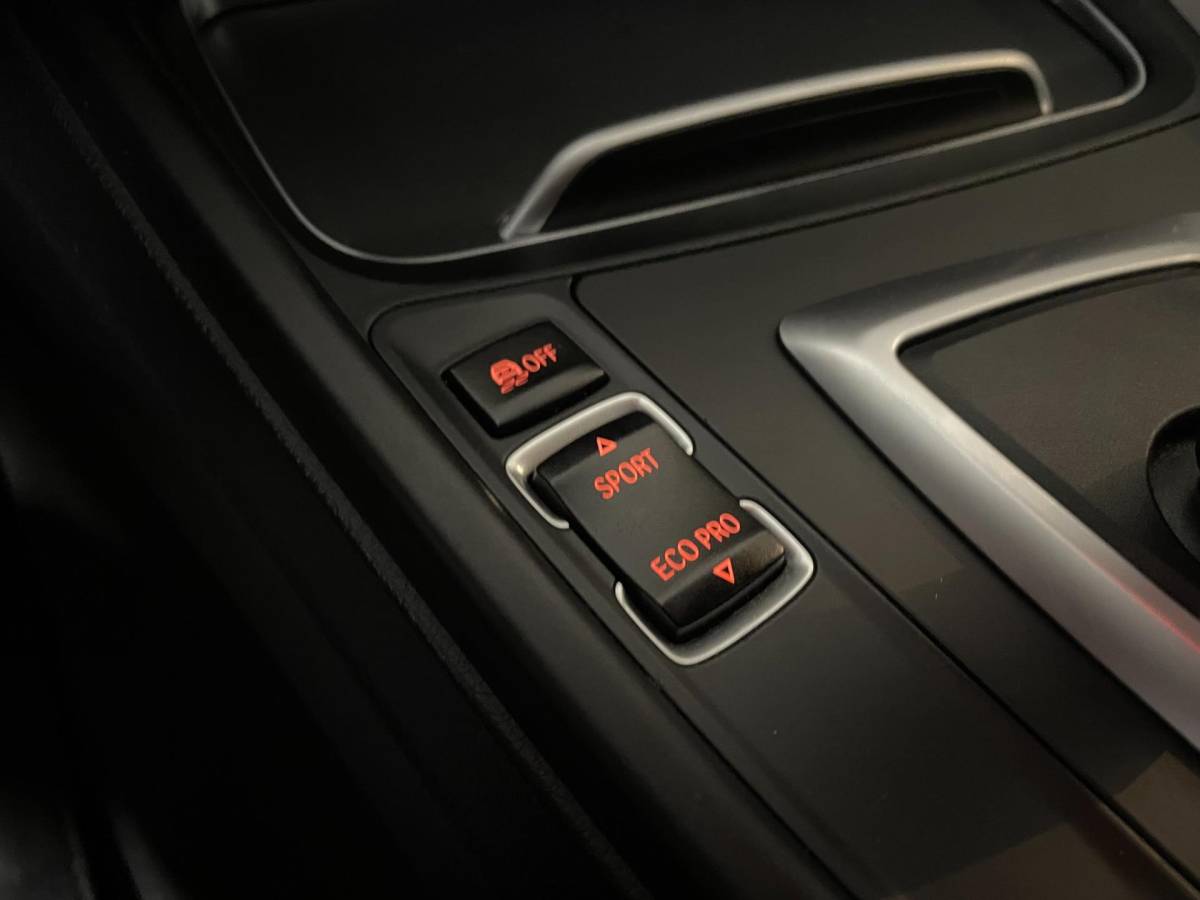 BMW 3 Serie BMW 3-serie Touring 318i Executive *Automaat* 2de Eigenaar|Dealer OH|Trekhaak|Cruise|Navi|PDC|18”Velgen|NAP