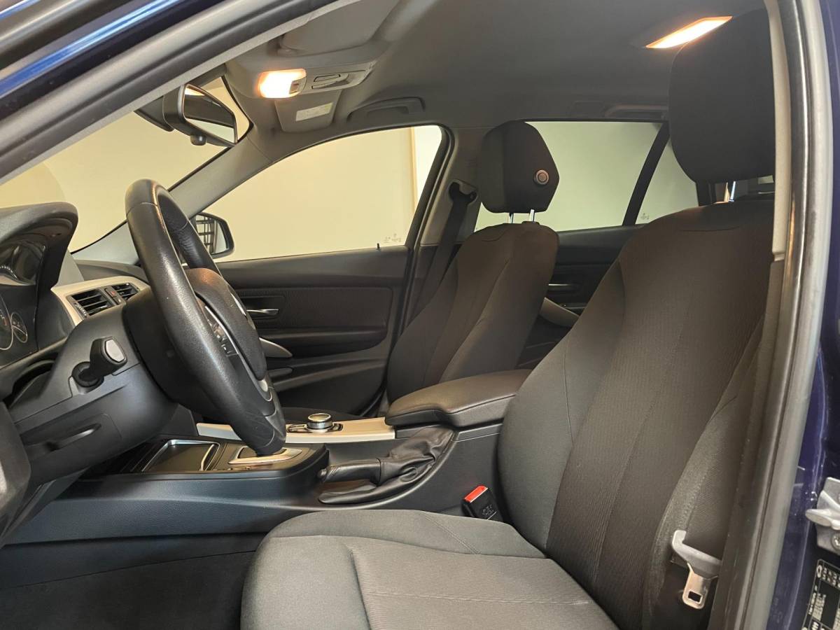 BMW 3 Serie BMW 3-serie Touring 318i Executive *Automaat* 2de Eigenaar|Dealer OH|Trekhaak|Cruise|Navi|PDC|18”Velgen|NAP