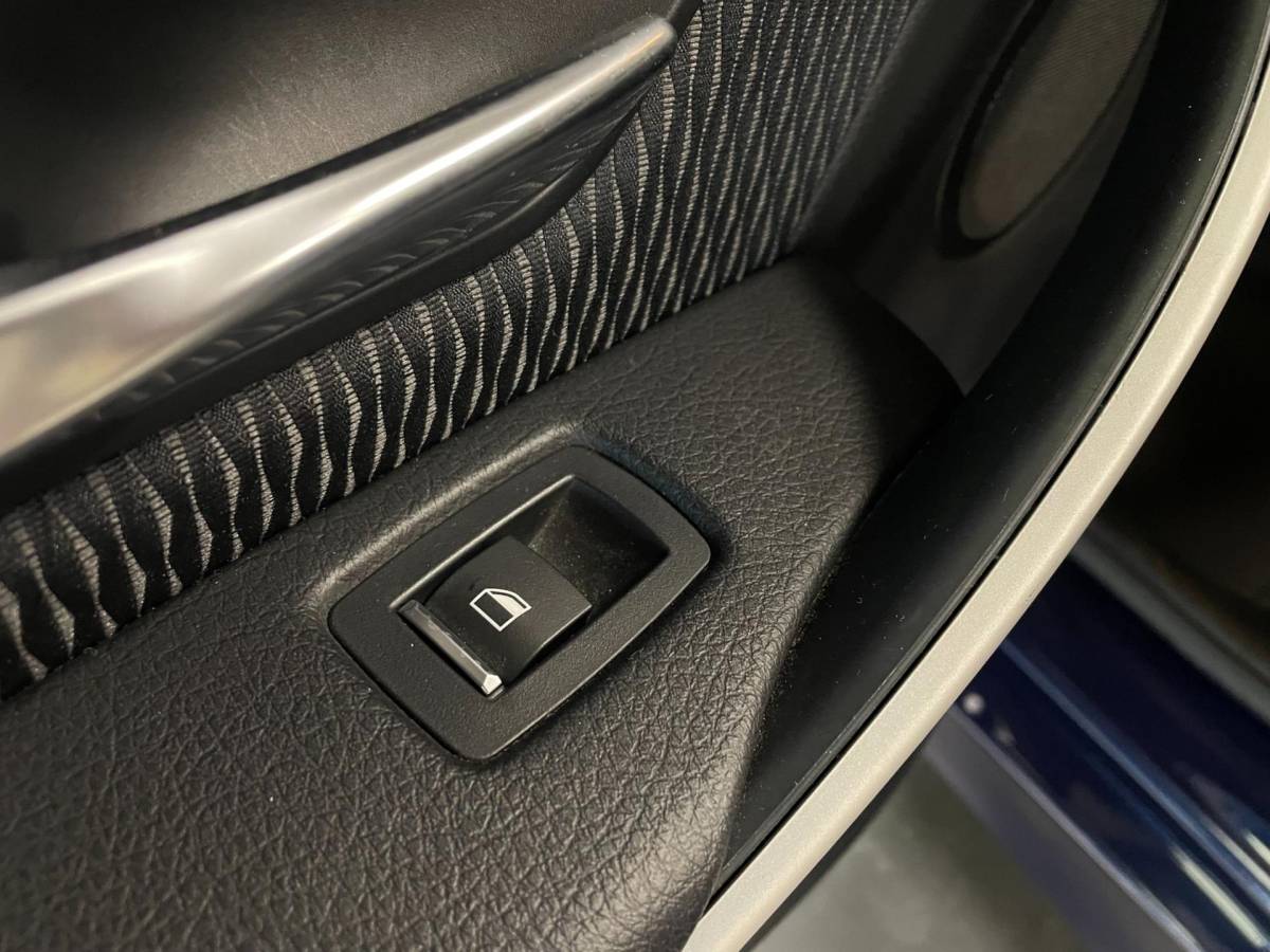 BMW 3 Serie BMW 3-serie Touring 318i Executive *Automaat* 2de Eigenaar|Dealer OH|Trekhaak|Cruise|Navi|PDC|18”Velgen|NAP