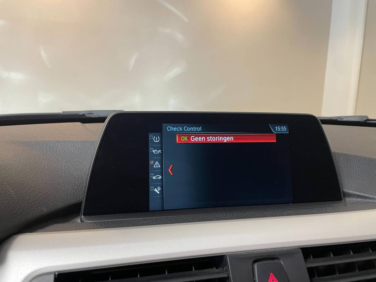 BMW 3 Serie BMW 3-serie Touring 318i Executive *Automaat* 2de Eigenaar|Dealer OH|Trekhaak|Cruise|Navi|PDC|18”Velgen|NAP