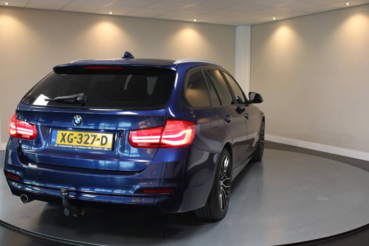 BMW 3 Serie BMW 3-serie Touring 318i Executive *Automaat* 2de Eigenaar|Dealer OH|Trekhaak|Cruise|Navi|PDC|18”Velgen|NAP