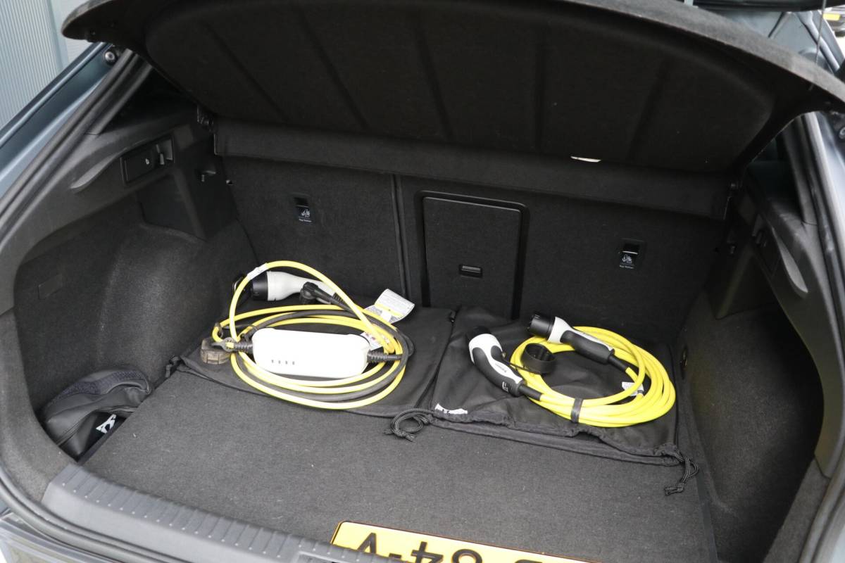CUPRA Formentor CUPRA Formentor 1.4 e-Hybrid 245PK VZ Performance Panodak Carbon Schaalzetels Matrix-Beam AdaptiveCruise Led Stoelverw AppleCarplay 32000KM BJ2024
