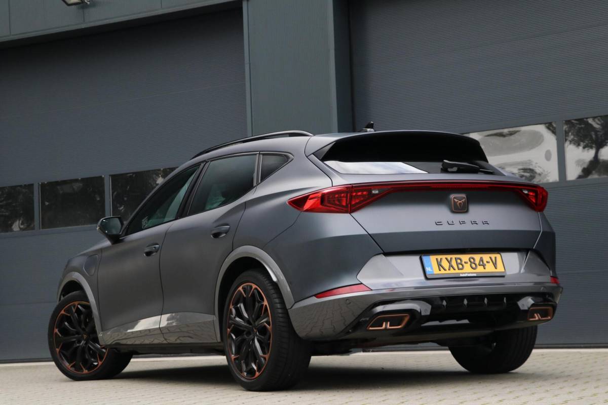 CUPRA Formentor CUPRA Formentor 1.4 e-Hybrid 245PK VZ Performance Panodak Carbon Schaalzetels Matrix-Beam AdaptiveCruise Led Stoelverw AppleCarplay 32000KM BJ2024