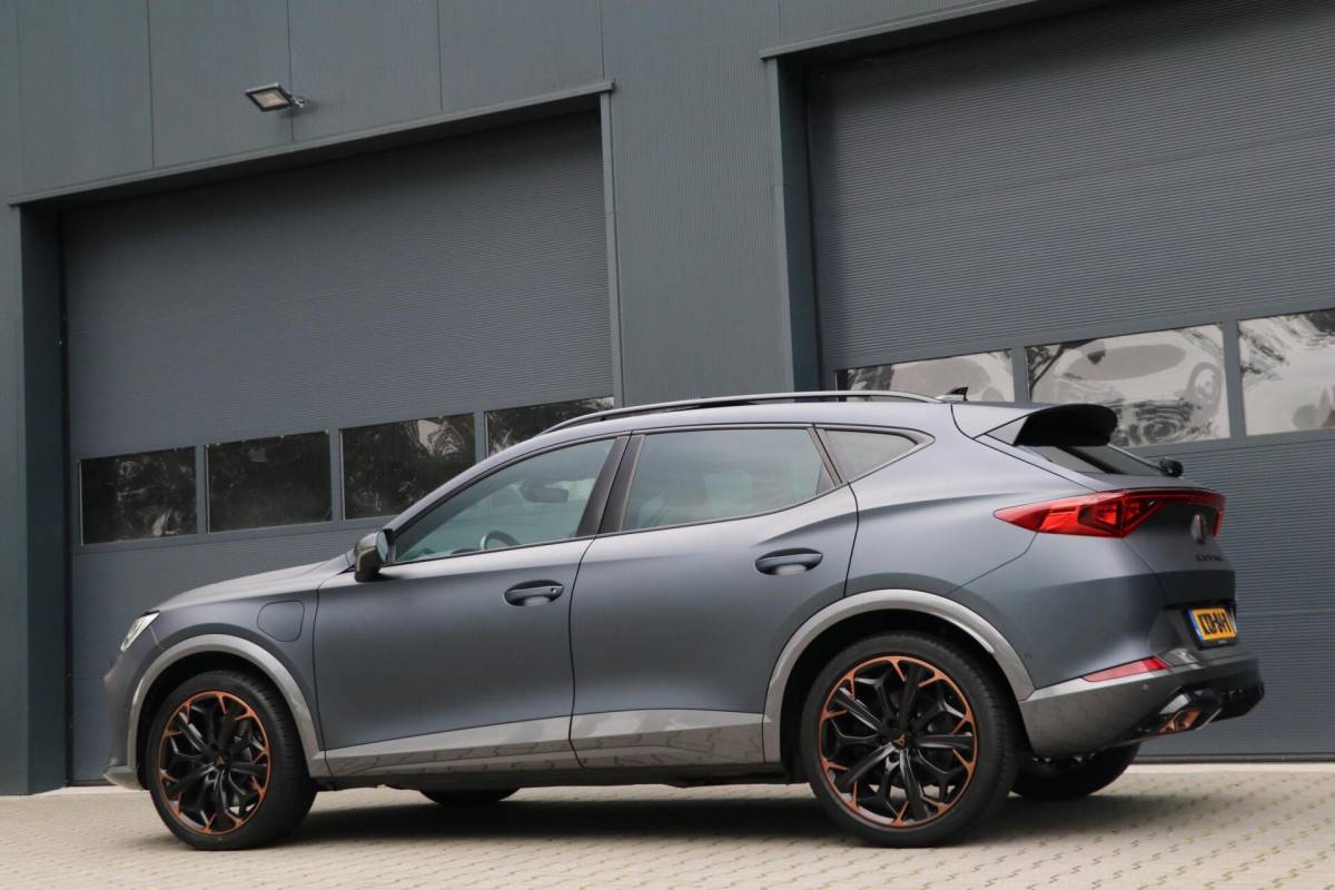 CUPRA Formentor CUPRA Formentor 1.4 e-Hybrid 245PK VZ Performance Panodak Carbon Schaalzetels Matrix-Beam AdaptiveCruise Led Stoelverw AppleCarplay 32000KM BJ2024