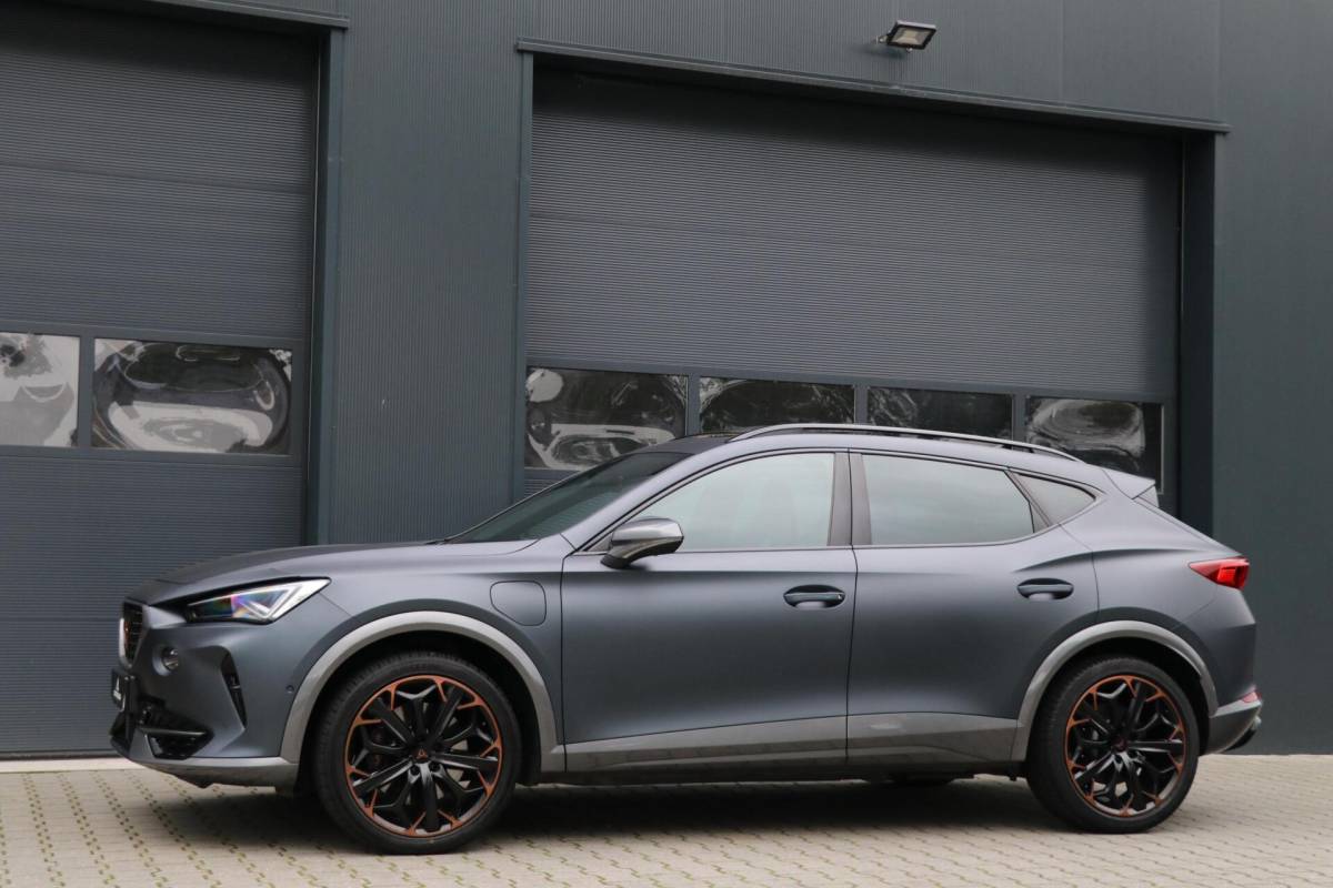 CUPRA Formentor CUPRA Formentor 1.4 e-Hybrid 245PK VZ Performance Panodak Carbon Schaalzetels Matrix-Beam AdaptiveCruise Led Stoelverw AppleCarplay 32000KM BJ2024