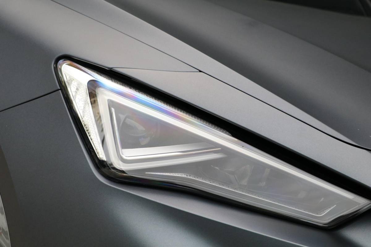 CUPRA Formentor CUPRA Formentor 1.4 e-Hybrid 245PK VZ Performance Panodak Carbon Schaalzetels Matrix-Beam AdaptiveCruise Led Stoelverw AppleCarplay 32000KM BJ2024