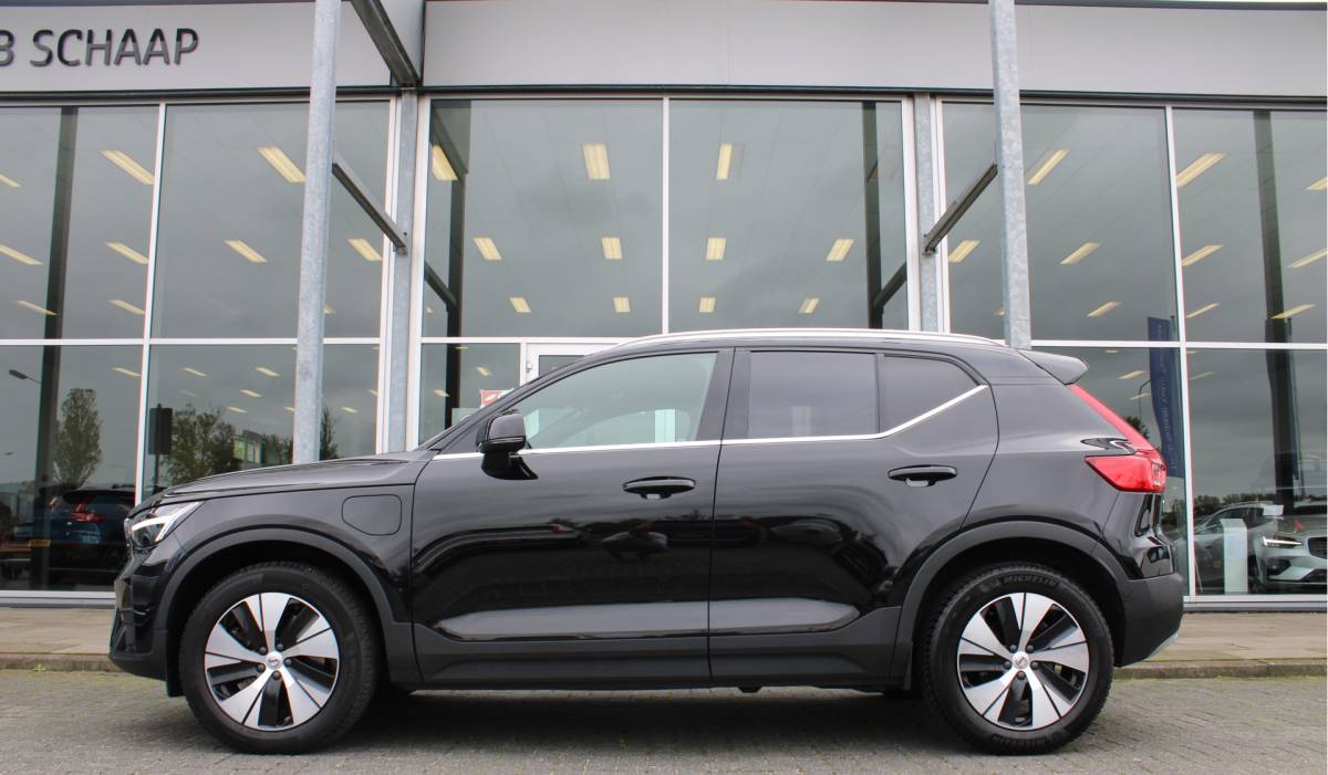 Volvo XC40 Volvo XC40 T4 211PK Automaat Plug-in hybrid Plus Bright | Trekhaak | El. Stoelen | Pilot Assist | Verw. Voorstoelen | BLIS | H&K Audio |