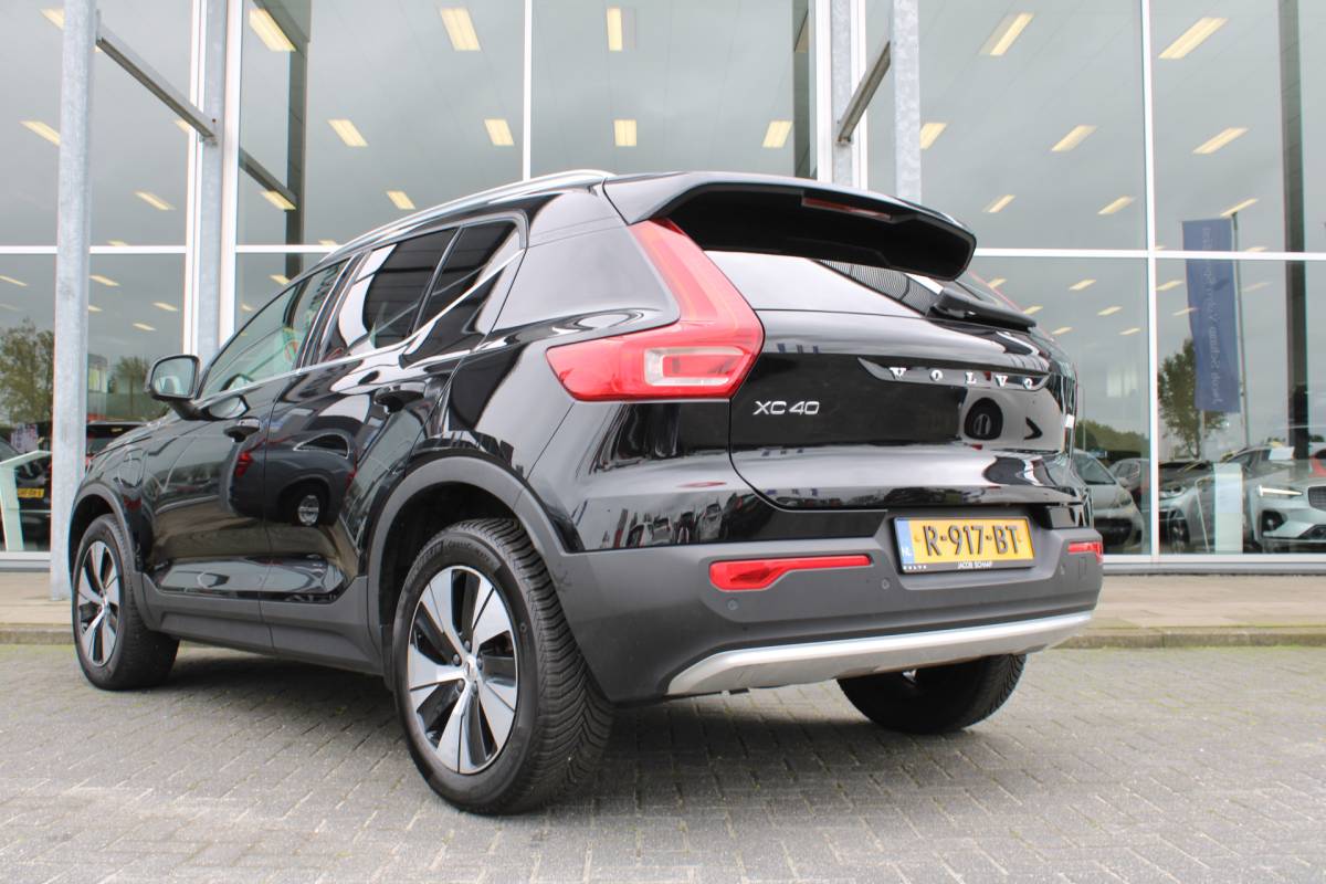 Volvo XC40 Volvo XC40 T4 211PK Automaat Plug-in hybrid Plus Bright | Trekhaak | El. Stoelen | Pilot Assist | Verw. Voorstoelen | BLIS | H&K Audio |