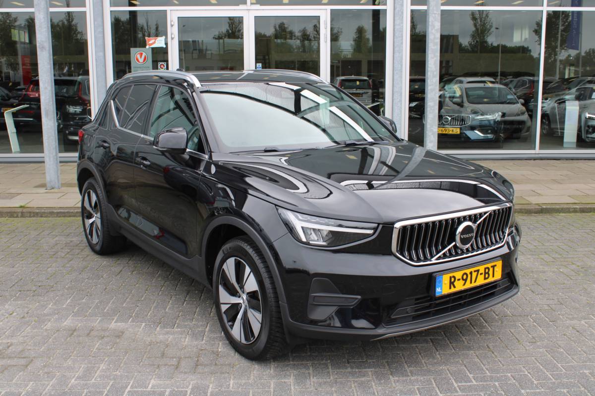 Volvo XC40 Volvo XC40 T4 211PK Automaat Plug-in hybrid Plus Bright | Trekhaak | El. Stoelen | Pilot Assist | Verw. Voorstoelen | BLIS | H&K Audio |