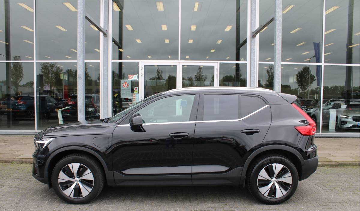 Volvo XC40 Volvo XC40 T4 211PK Automaat Plug-in hybrid Plus Bright | Trekhaak | El. Stoelen | Pilot Assist | Verw. Voorstoelen | BLIS | H&K Audio |
