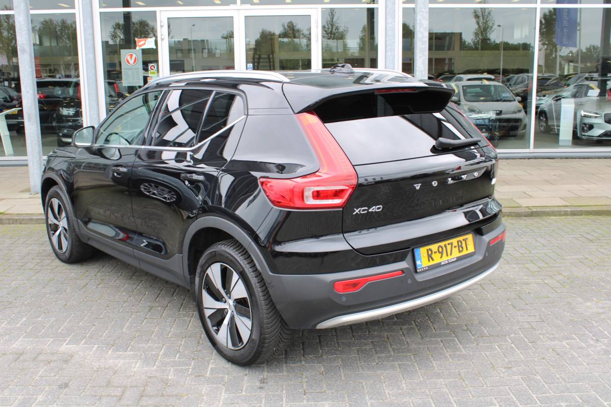 Volvo XC40 Volvo XC40 T4 211PK Automaat Plug-in hybrid Plus Bright | Trekhaak | El. Stoelen | Pilot Assist | Verw. Voorstoelen | BLIS | H&K Audio |