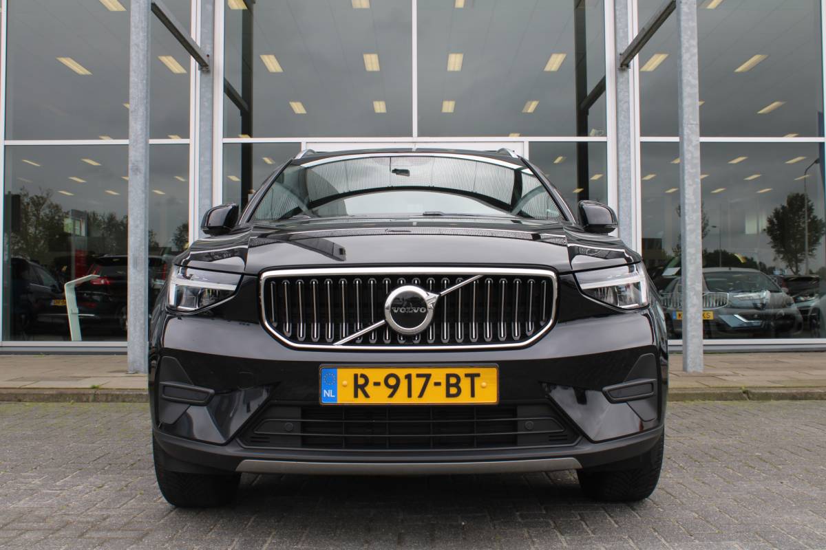 Volvo XC40 Volvo XC40 T4 211PK Automaat Plug-in hybrid Plus Bright | Trekhaak | El. Stoelen | Pilot Assist | Verw. Voorstoelen | BLIS | H&K Audio |