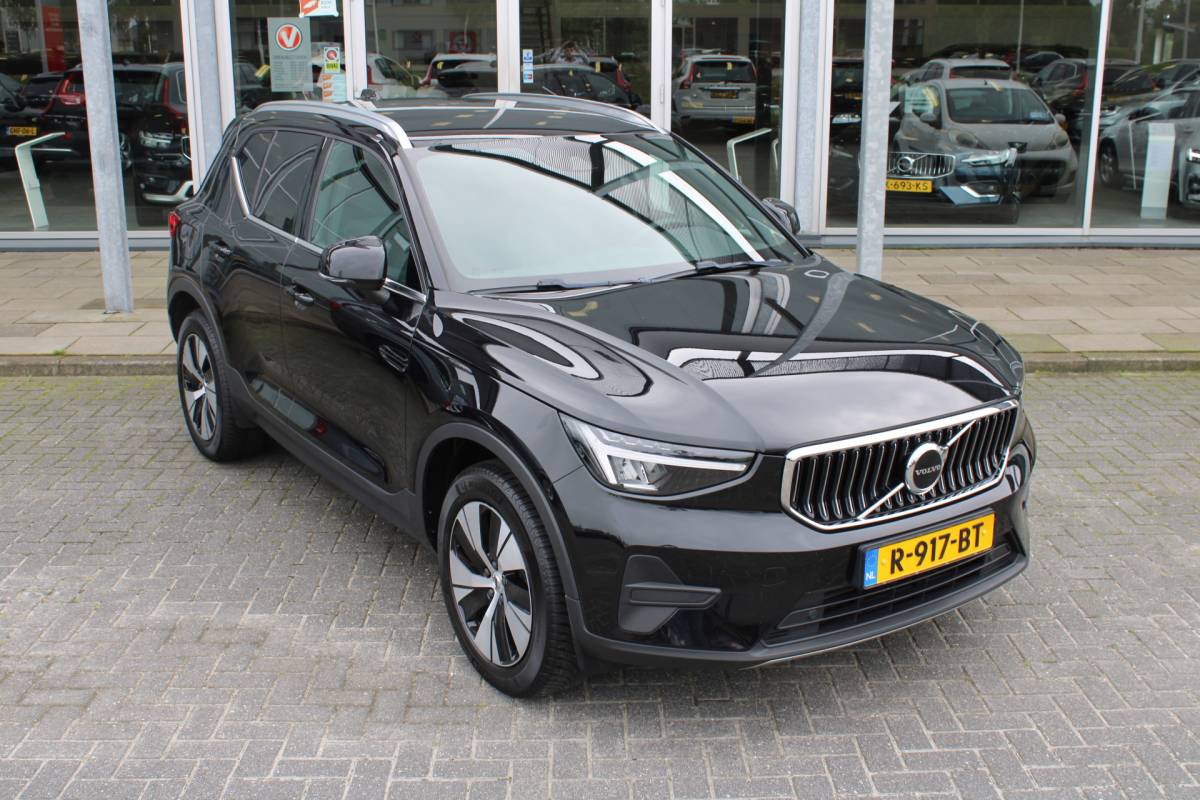 Volvo XC40 Volvo XC40 T4 211PK Automaat Plug-in hybrid Plus Bright | Trekhaak | El. Stoelen | Pilot Assist | Verw. Voorstoelen | BLIS | H&K Audio |