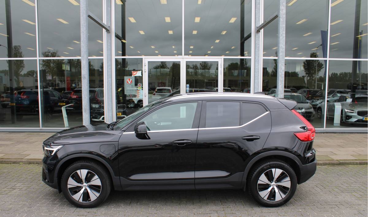 Volvo XC40 Volvo XC40 T4 211PK Automaat Plug-in hybrid Plus Bright | Trekhaak | El. Stoelen | Pilot Assist | Verw. Voorstoelen | BLIS | H&K Audio |