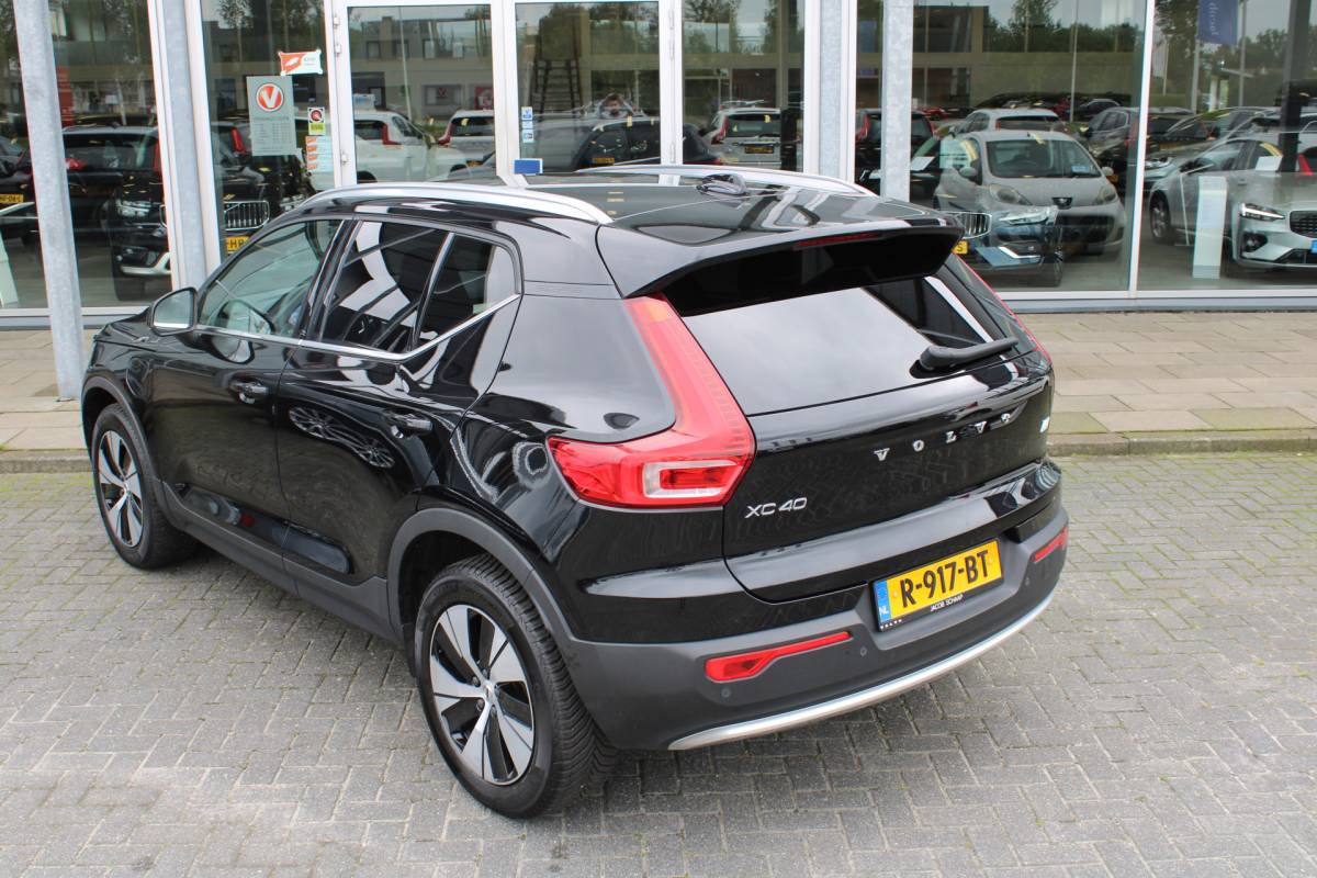 Volvo XC40 Volvo XC40 T4 211PK Automaat Plug-in hybrid Plus Bright | Trekhaak | El. Stoelen | Pilot Assist | Verw. Voorstoelen | BLIS | H&K Audio |