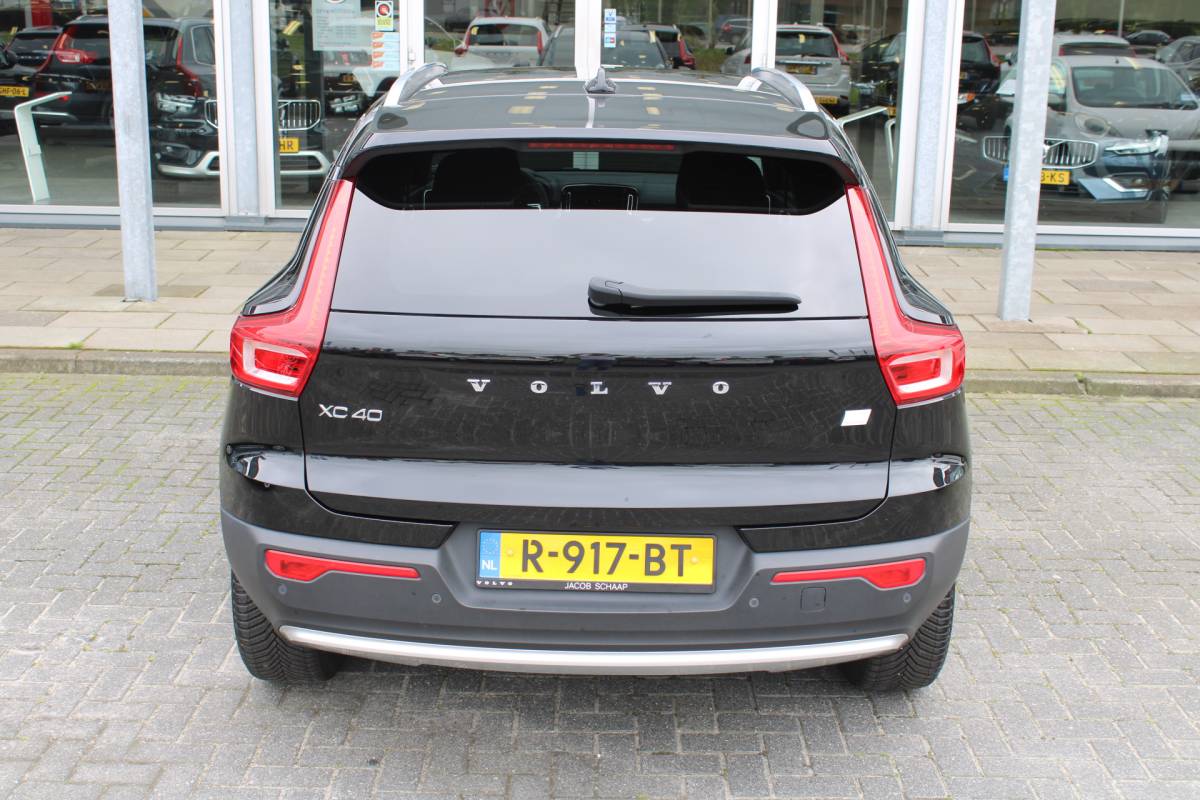 Volvo XC40 Volvo XC40 T4 211PK Automaat Plug-in hybrid Plus Bright | Trekhaak | El. Stoelen | Pilot Assist | Verw. Voorstoelen | BLIS | H&K Audio |