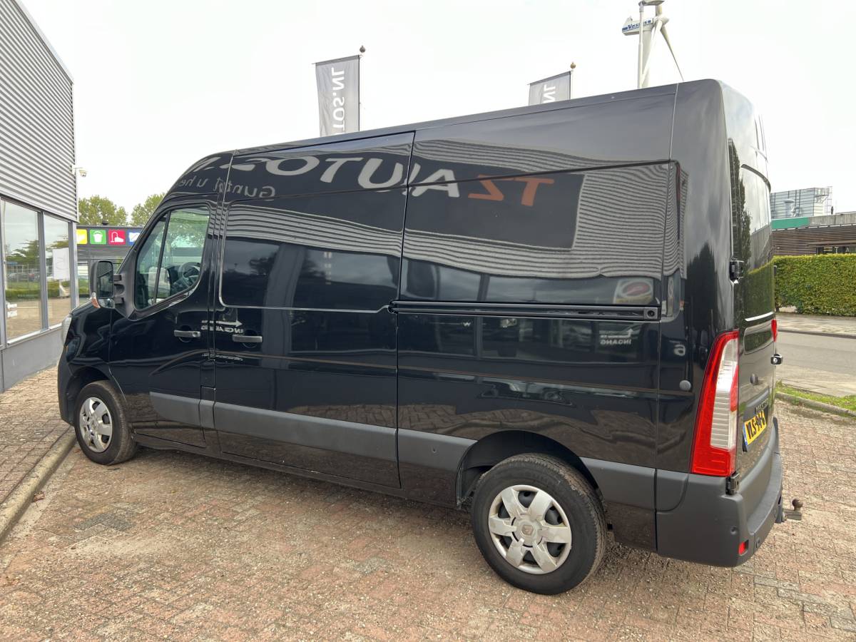 Renault Master Renault Master T35 2.3 dCi 135 L2H2 Work Edition