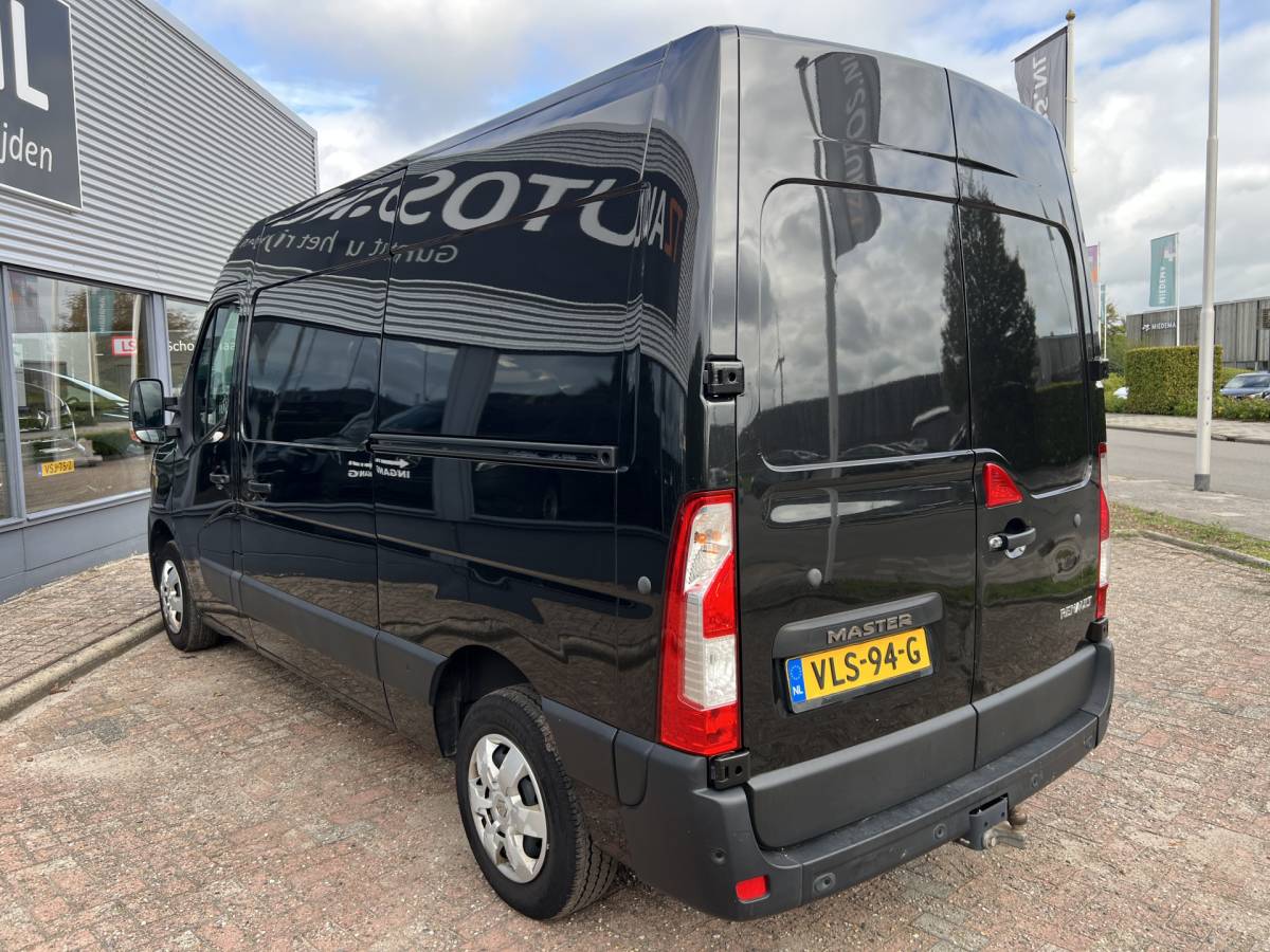 Renault Master Renault Master T35 2.3 dCi 135 L2H2 Work Edition