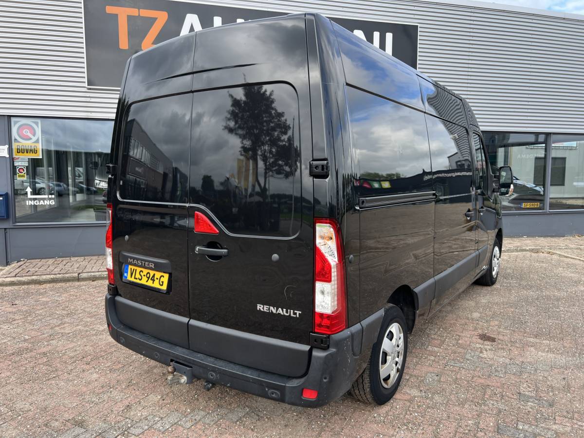 Renault Master Renault Master T35 2.3 dCi 135 L2H2 Work Edition