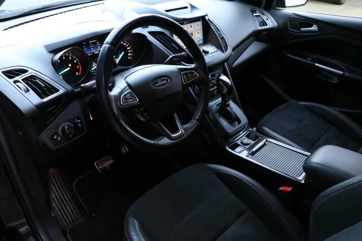 Ford Kuga Ford Kuga 1.5 AWD EcoBoost |ST LINE| Trekhaak Camera Pdc Carplay PrivacyGlass Lmv Uistraling 140000km BJ2017