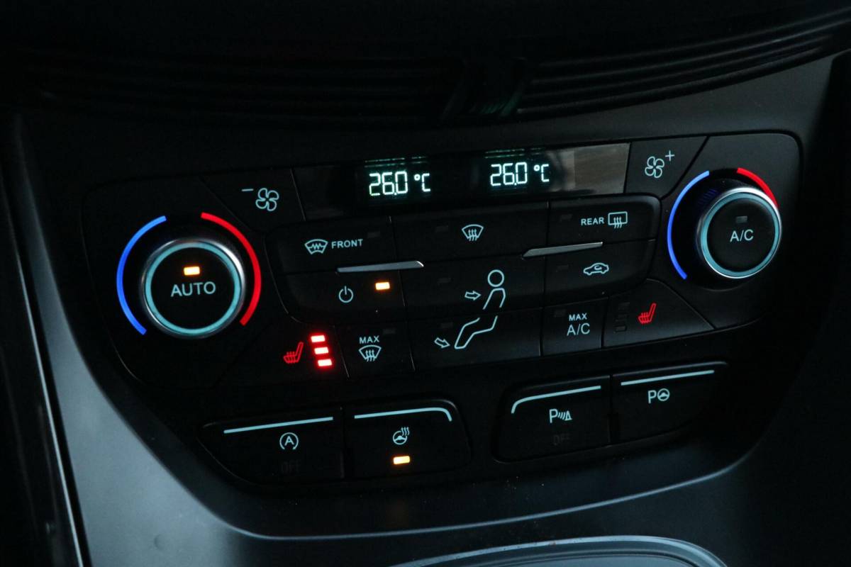 Ford Kuga Ford Kuga 1.5 AWD EcoBoost |ST LINE| Trekhaak Camera Pdc Carplay PrivacyGlass Lmv Uistraling 140000km BJ2017
