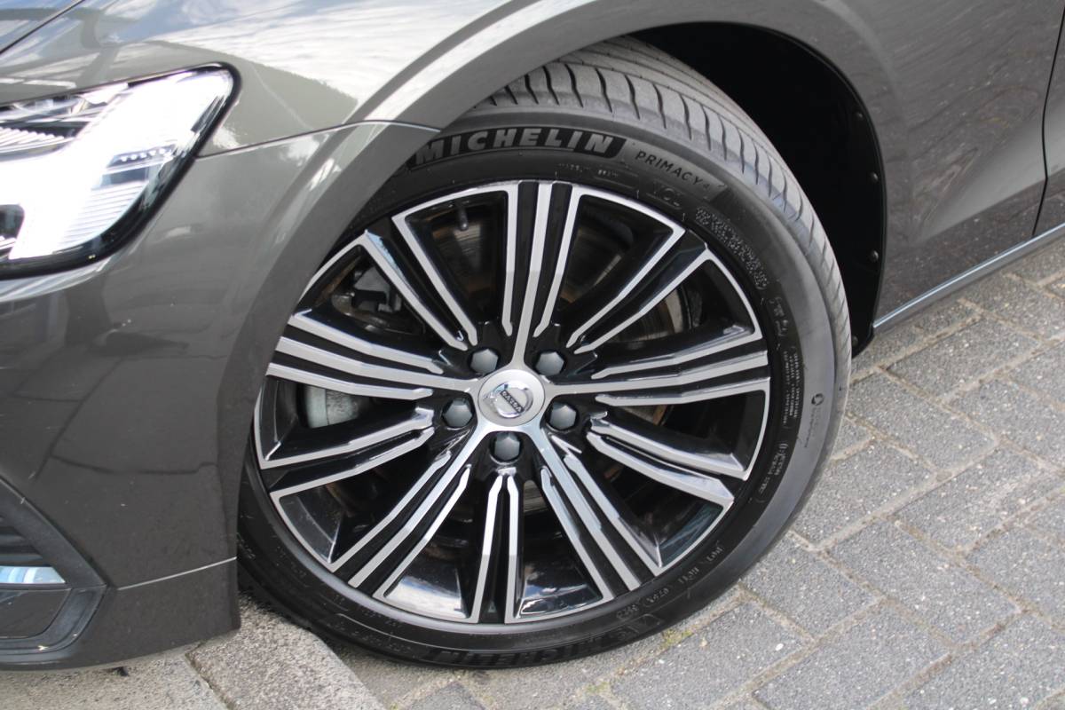 Volvo V60 Volvo V60 T6 Recharge AWD Inscription | H&K audio | Camera achter | Climate | Memory seat | verwarmd stuurwiel/voorstoelen |