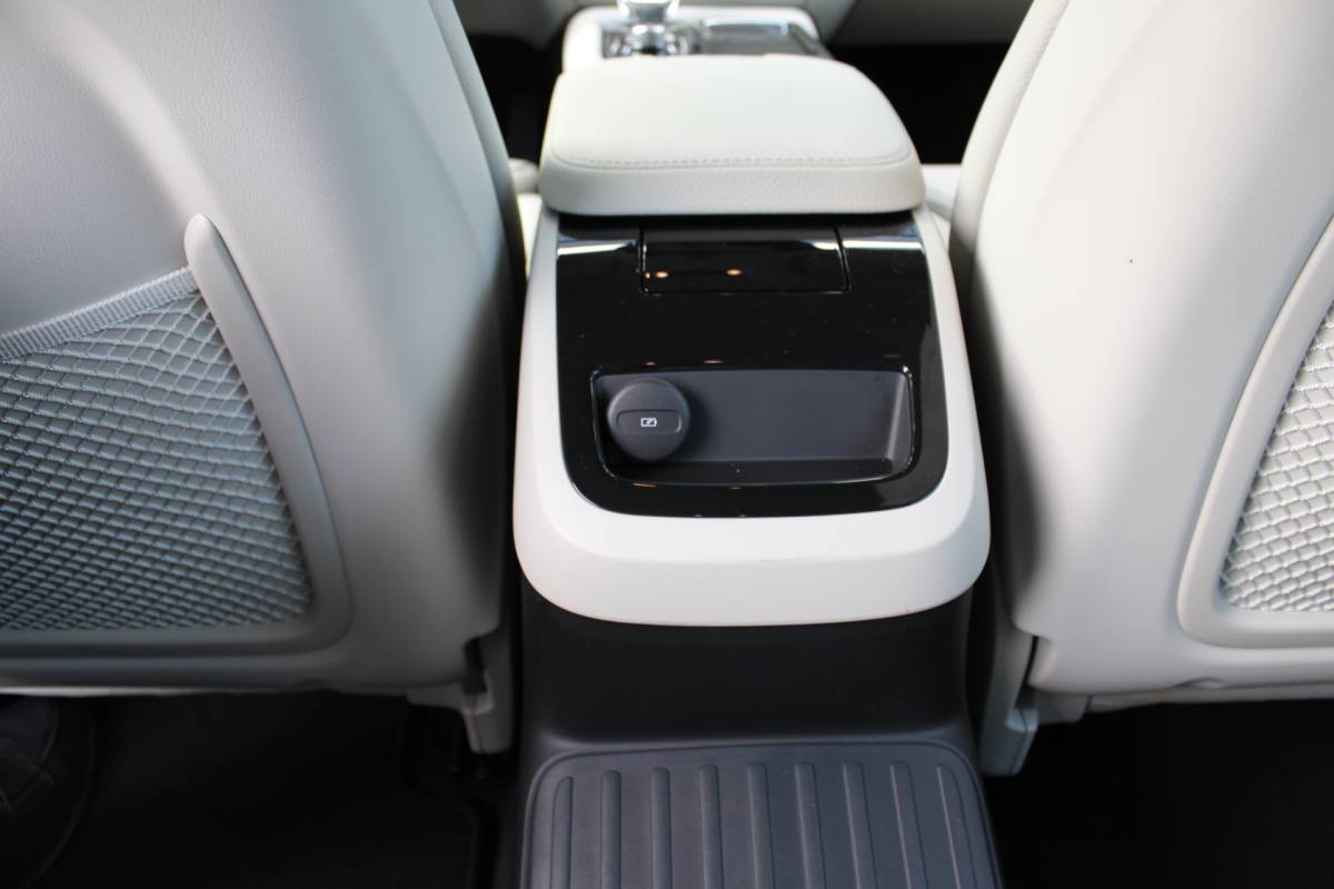 Volvo V60 Volvo V60 T6 Recharge AWD Inscription | H&K audio | Camera achter | Climate | Memory seat | verwarmd stuurwiel/voorstoelen |