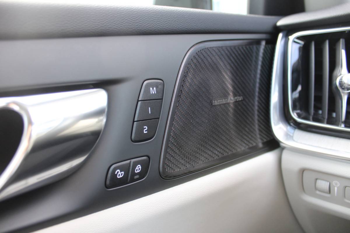 Volvo V60 Volvo V60 T6 Recharge AWD Inscription | H&K audio | Camera achter | Climate | Memory seat | verwarmd stuurwiel/voorstoelen |