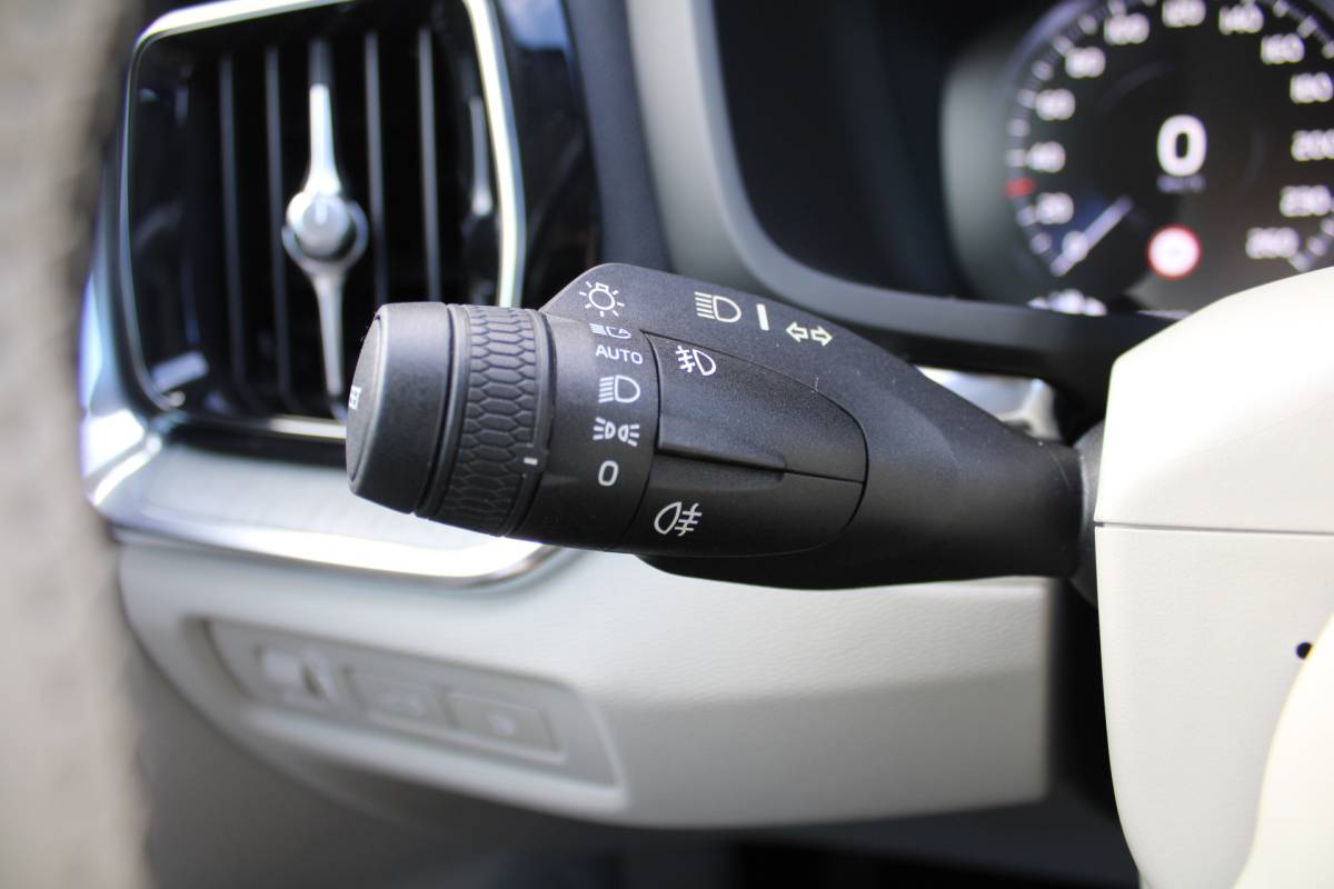 Volvo V60 Volvo V60 T6 Recharge AWD Inscription | H&K audio | Camera achter | Climate | Memory seat | verwarmd stuurwiel/voorstoelen |