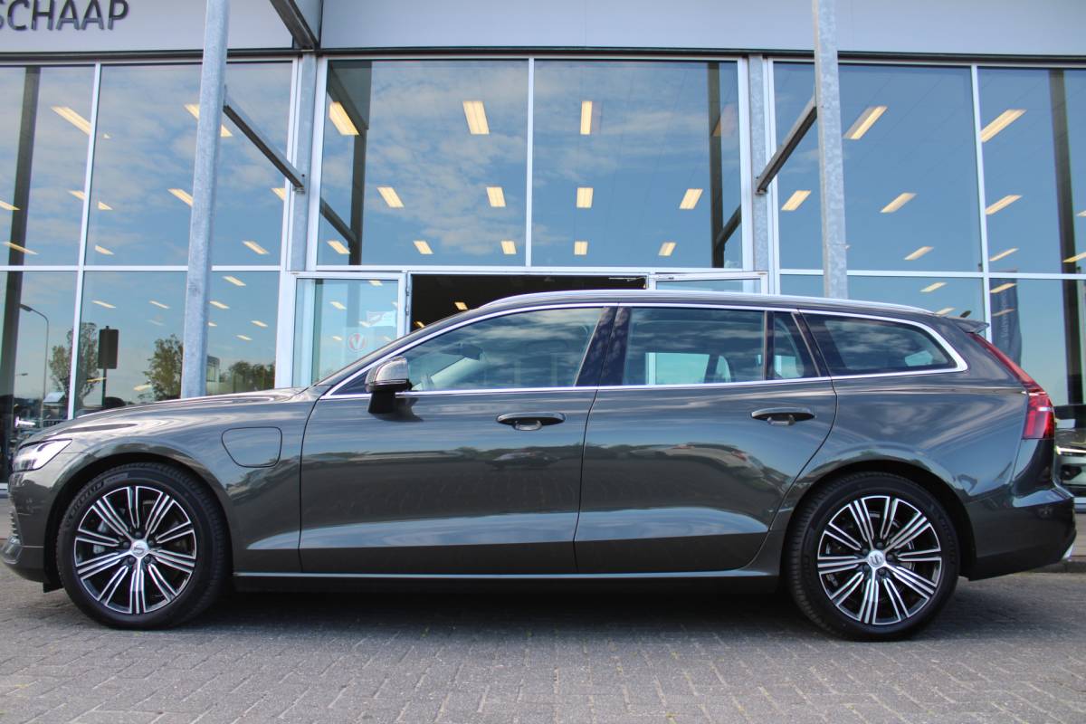 Volvo V60 Volvo V60 T6 Recharge AWD Inscription | H&K audio | Camera achter | Climate | Memory seat | verwarmd stuurwiel/voorstoelen |