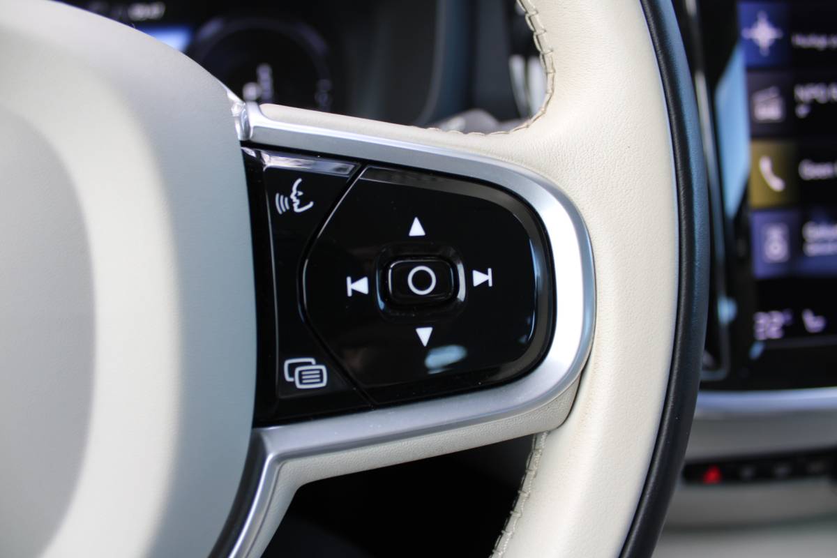 Volvo V60 Volvo V60 T6 Recharge AWD Inscription | H&K audio | Camera achter | Climate | Memory seat | verwarmd stuurwiel/voorstoelen |