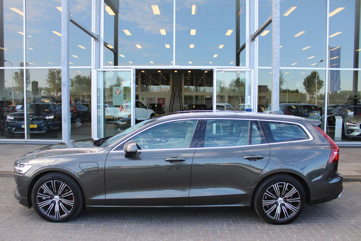 Volvo V60 Volvo V60 T6 Recharge AWD Inscription | H&K audio | Camera achter | Climate | Memory seat | verwarmd stuurwiel/voorstoelen |
