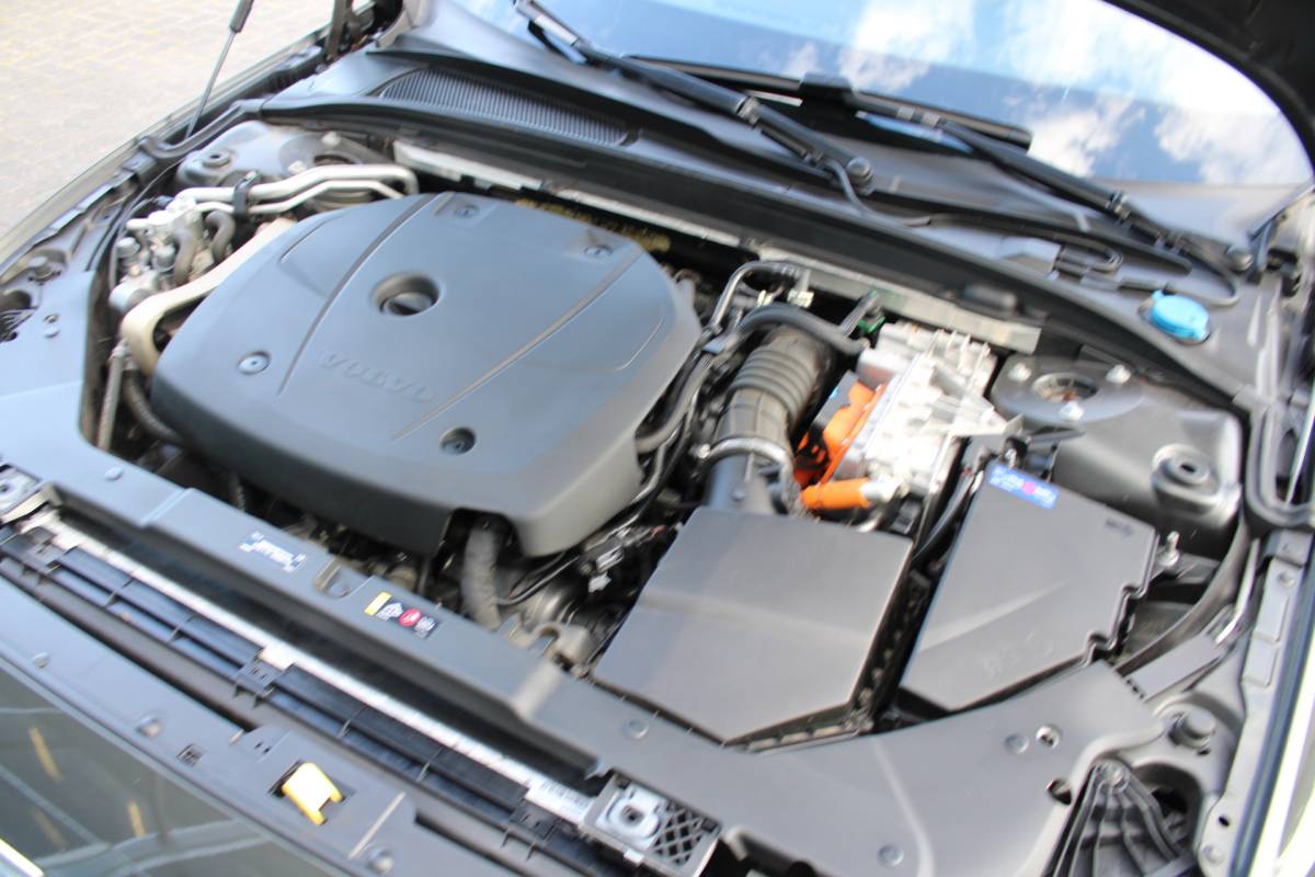 Volvo V60 Volvo V60 T6 Recharge AWD Inscription | H&K audio | Camera achter | Climate | Memory seat | verwarmd stuurwiel/voorstoelen |