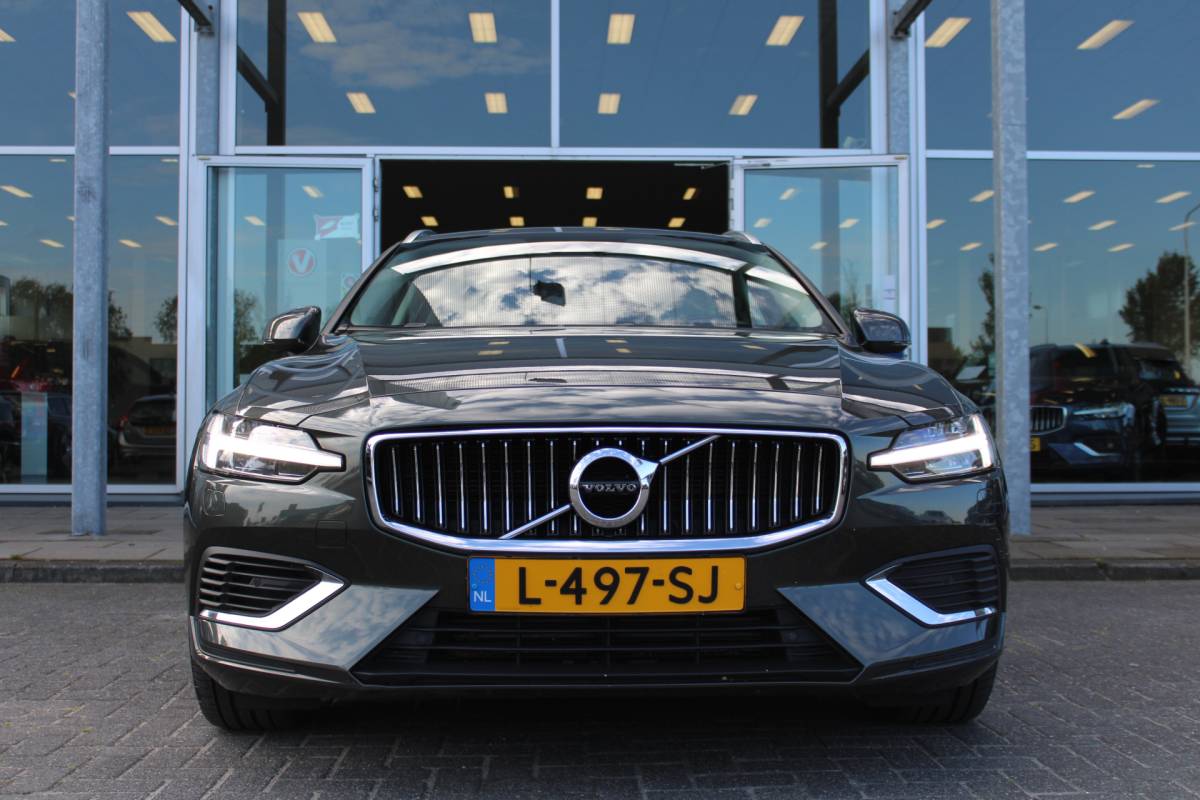 Volvo V60 Volvo V60 T6 Recharge AWD Inscription | H&K audio | Camera achter | Climate | Memory seat | verwarmd stuurwiel/voorstoelen |