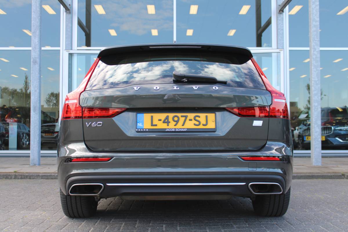 Volvo V60 Volvo V60 T6 Recharge AWD Inscription | H&K audio | Camera achter | Climate | Memory seat | verwarmd stuurwiel/voorstoelen |
