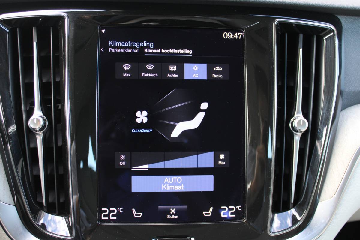 Volvo V60 Volvo V60 T6 Recharge AWD Inscription | H&K audio | Camera achter | Climate | Memory seat | verwarmd stuurwiel/voorstoelen |