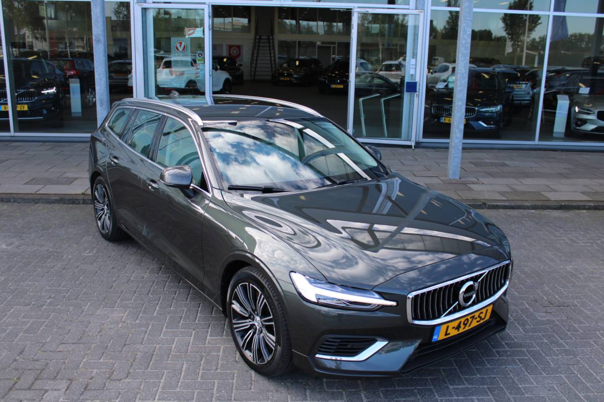 Volvo V60 Volvo V60 T6 Recharge AWD Inscription | H&K audio | Camera achter | Climate | Memory seat | verwarmd stuurwiel/voorstoelen |
