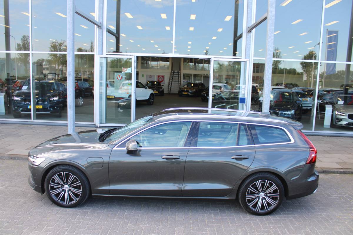 Volvo V60 Volvo V60 T6 Recharge AWD Inscription | H&K audio | Camera achter | Climate | Memory seat | verwarmd stuurwiel/voorstoelen |