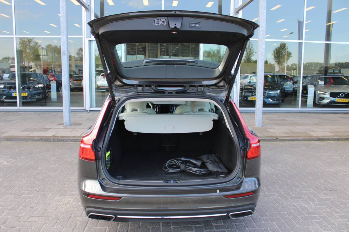 Volvo V60 Volvo V60 T6 Recharge AWD Inscription | H&K audio | Camera achter | Climate | Memory seat | verwarmd stuurwiel/voorstoelen |