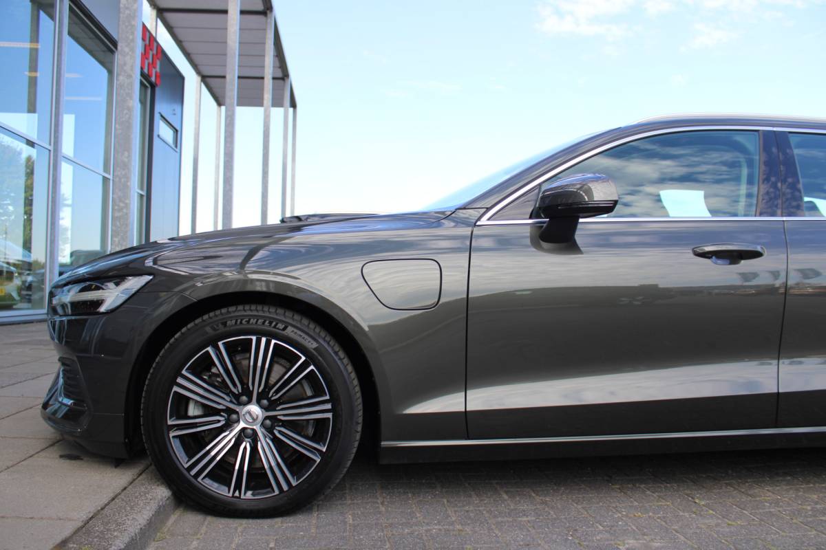 Volvo V60 Volvo V60 T6 Recharge AWD Inscription | H&K audio | Camera achter | Climate | Memory seat | verwarmd stuurwiel/voorstoelen |