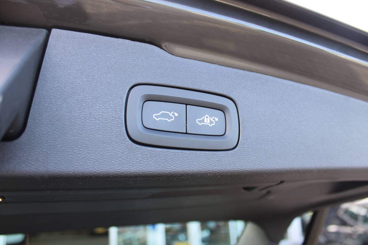 Volvo V60 Volvo V60 T6 Recharge AWD Inscription | H&K audio | Camera achter | Climate | Memory seat | verwarmd stuurwiel/voorstoelen |