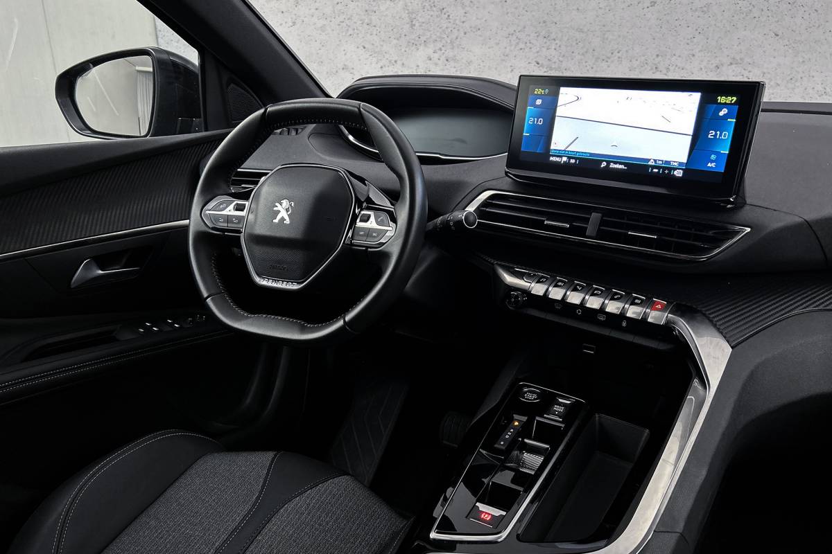 Peugeot 3008 Peugeot 3008 1.6 HYbrid 225 Allure | Camera | Half lederen bekleding | Navigatie