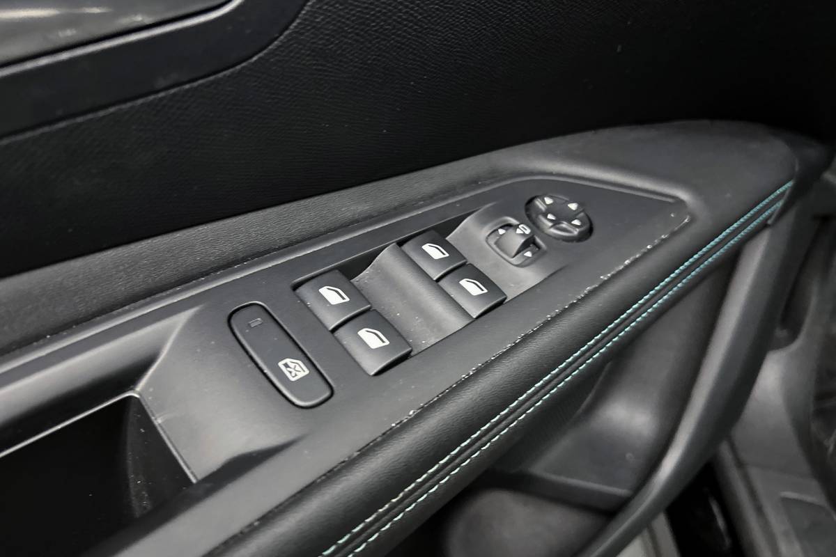 Peugeot 3008 Peugeot 3008 1.6 HYbrid 225 Allure | Camera | Half lederen bekleding | Navigatie