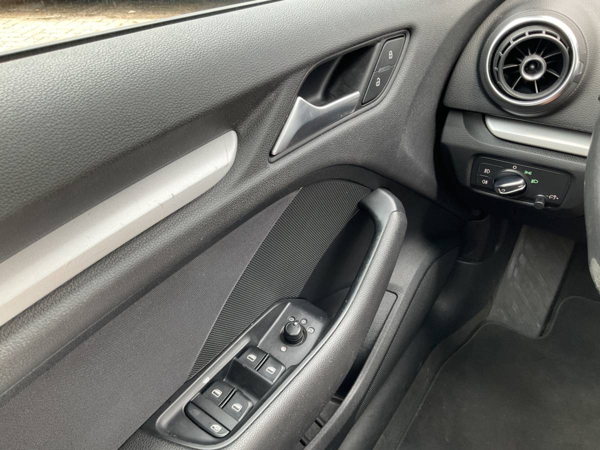 Audi A3 Audi A3 Sportback 1.8 TFSI Ambition Pro Line S Automaat  Nav/Cruise Stoelverw Voll.Onderhouden!