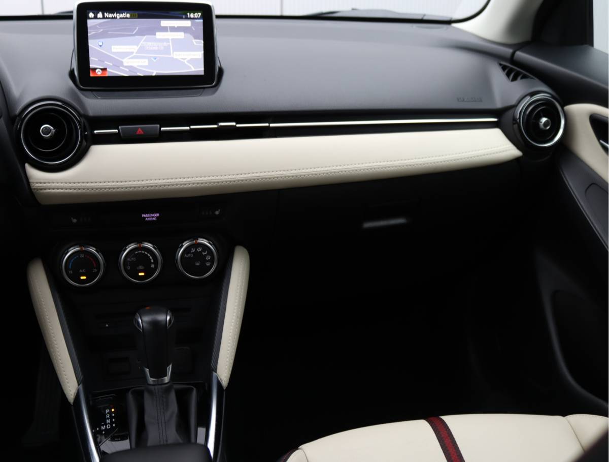 Mazda 2 Mazda 2 1.5 Skyactiv-G Skylease GT | BOVAG-garantie | Trekhaak | Camera | All-seasons