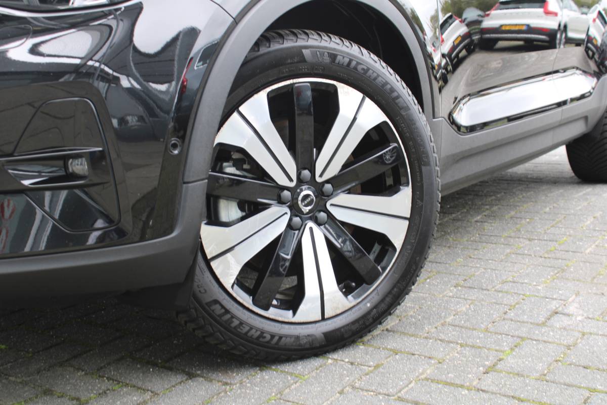 Volvo XC40 Volvo XC40 232PK Recharge Ultimate 70 kWh | Schuif/kanteldak | H&K Audio | El. stoelen | Pilot Assist | 360 Camera |